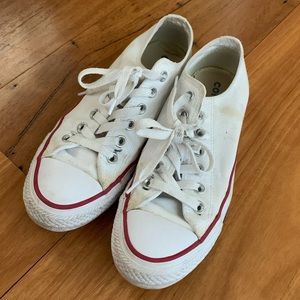 White Lowtop Converse